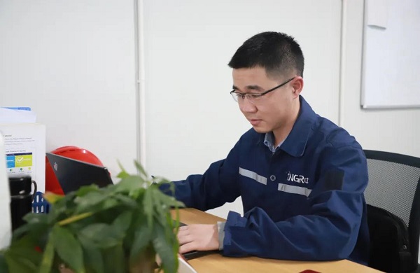 �ŵ�88������վ���ǽ�ʦح���������ѿ��ÿ��ڳ��� ��ѧԱͬƵ����