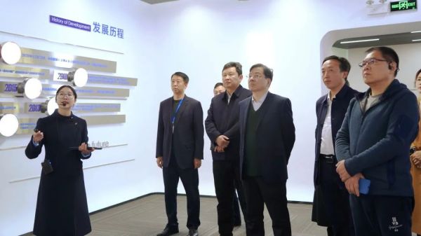 ����ʡ��Э����ϯ��ʡ��������ϯ�Ž�һ�е��ŵ�88������վ���繤ҵ���ؿ���